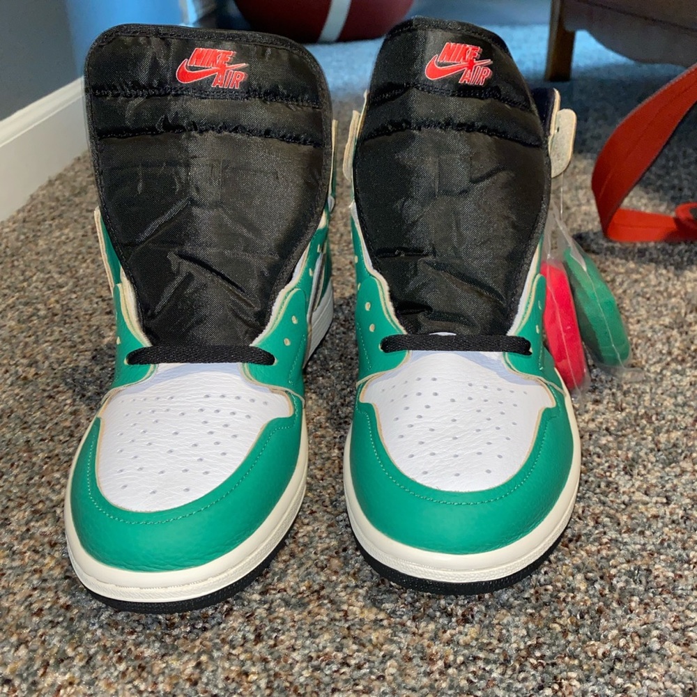 Jordan 1 lucky green 12 woman 10.5 men